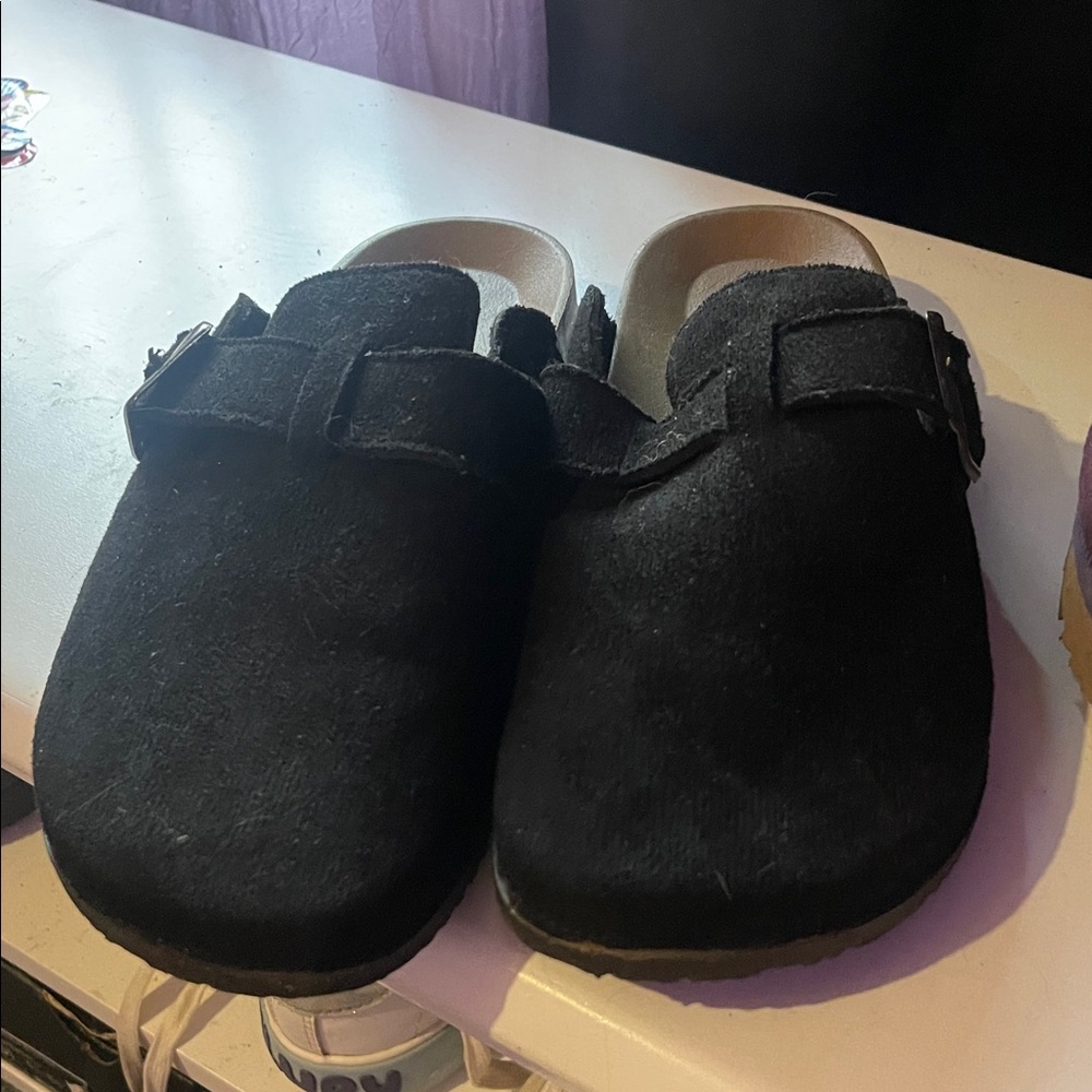 Women’s Black Slip-On Shoes